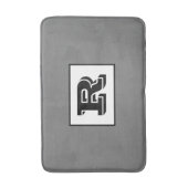 Groot zwart monogram met brede omtrek, grijs badmat (Voorkant Verticaal)