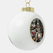 Groot-Zwitserse bergritten motorfiets kerst Keramische Bal Ornament (Links)