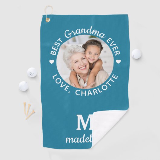 Grootma Best Ever Modern Monogram Aangepaste Foto Golfhanddoek (Insitu)