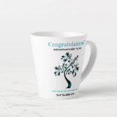 Grootmoeder om een blauwe Florentijnse boom te zij Latte Mok (Rechterhoek)