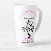 Grootmoeder om een roze familieboom te zijn kondig latte mok (Rechterhoek)