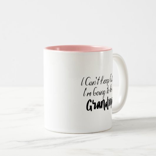 grootmoeder om naar grootmoeder te worden gepromoo tweekleurige koffiemok (Voorkant rechts)