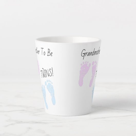 Grootmoeder om tweelingen te zijn kondiging latte mok (Voorkant)