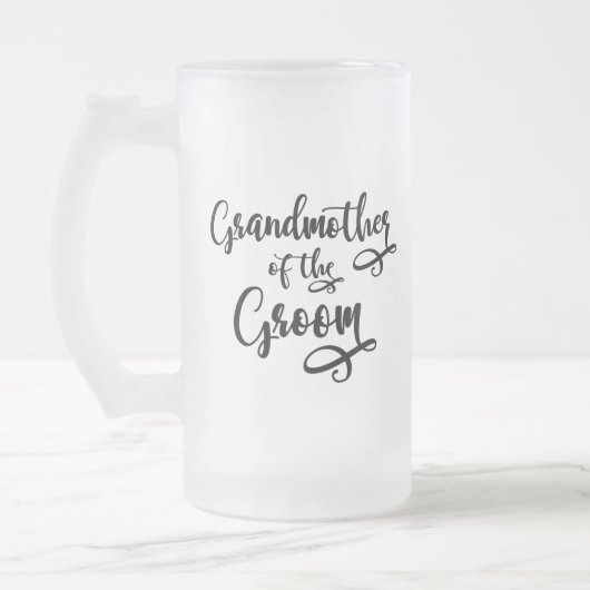 Grootmoeder van de bruidegom matglas bierpul (Links)