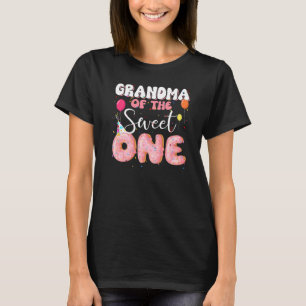 Grootmoeder van de geboorte op een Doughnut eerste T-shirt