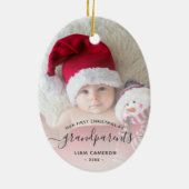 Grootouders Eerste kerstfoto Manuscript Oval Keramisch Ornament (Achterkant)