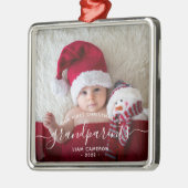 Grootouders Eerste kerstfoto White script Metalen Ornament (Links)