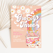 Groovy 3e verjaardag met roze madeliefje en regenb kaart