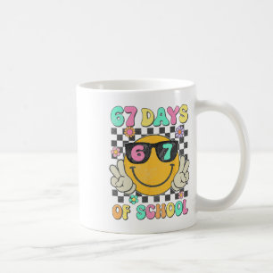 Groovy 67 dagen op school T-shirts leraar kinderen Koffiemok