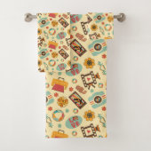 Groovy Boho Towel Retro Swirls for Your Spa (En situation)