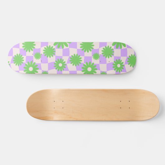 Groovy Daisy Floral Checkerboard, Y2K 90s Skateboard (Horizontaal)