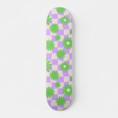 Groovy Daisy Floral Checkerboard, Y2K 90s Skateboard (Voorkant)