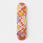 Groovy Daisy Floral Checkerboard, Y2K 90s Skateboard (Voorkant)