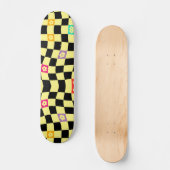 Groovy Daisy Floral Checkerboard, Y2K 90s Skateboard (Voorkant)