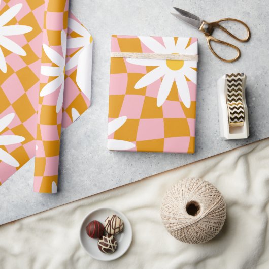 Groovy Daisy Floral Checkerboard, Y2K 90s Wrappin Cadeaupapier (Crafts)