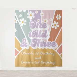 Groovy Eén Wild Drie Retro Zonneschijn Regenboog M Wandkleed