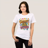 Groovy ESL Teacher – Retro Multicultureel Tweetali Tri-Blend Shirt (Voorkant volledig)