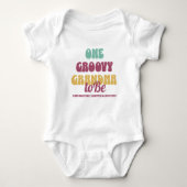 Groovy Herfst grootouder zwangerschapsaankondiging Romper (Voorkant)