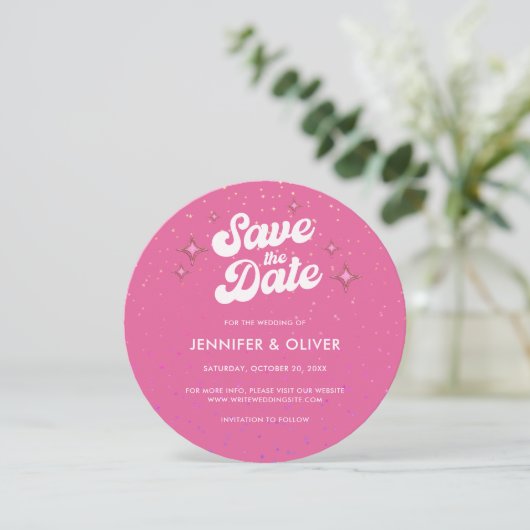 Groovy Hot Pink Disco Ball Bruiloft Save the Date Kaart (Staand voorkant)