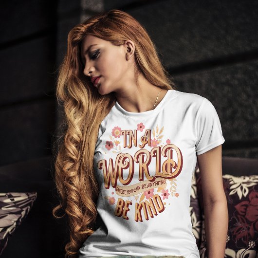 Groovy Inspirerende Roze Daisy Bloem Wees vriendel T-shirt