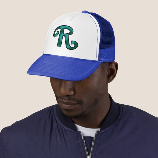 Groovy Letter "R"-Initiaal Trucker Pet (In situ)