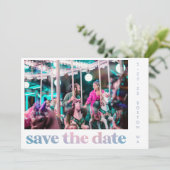 Groovy Pastel Paarse Gradiënt Retro Fotobruiloft Save The Date (Staand voorkant)