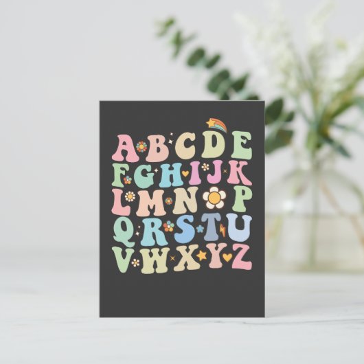 Groovy Pre K Kleuterschool Alphabet ABC Retro Uitnodiging Briefkaart (Staand voorkant)