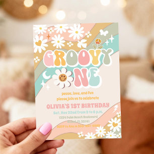 Groovy Regenboog Daisy 1e Verjaardagsuitnodiging Kaart