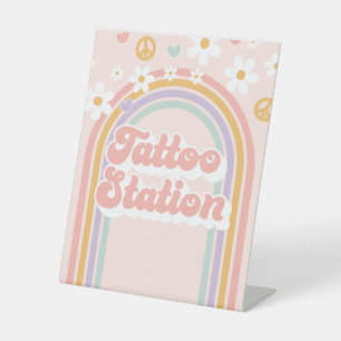 Groovy Regenboog Tattoo Station Verjaardag Bord Reclamebord Met Voetstuk
