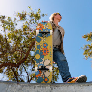 Groovy Retro 60s 70s Bloemen gepersonaliseerd Skateboard