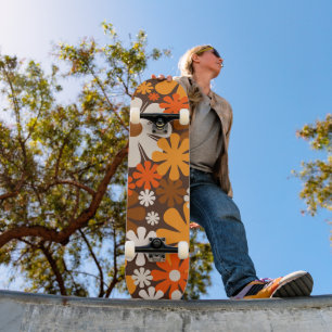 Groovy Retro 70s Bloemenpatroon Sinaasappel en Bru Skateboard