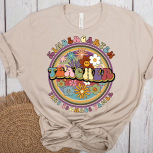 Groovy Retro Floral Kleuterschool Docent Naam T-shirt