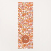 Groovy Retro Oranje Bloemen Monogram Yogamat (Voorkant)