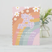 Groovy Retro Regenboog Verjaardagsuitnodiging Kaart (Staand voorkant)