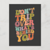 Groovy Retro Stuit Niet Over Wat Er Achter Je Zit Uitnodiging Briefkaart (Voorkant)