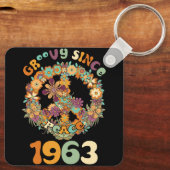 Groovy sinds 1963 Vrede voor  Verjaardagsfeest Sleutelhanger (Achterkant)