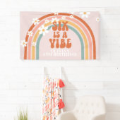 Groovy Six is een Vibe Rainbow Daisy 6th Verjaarda Spandoek (Insitu)