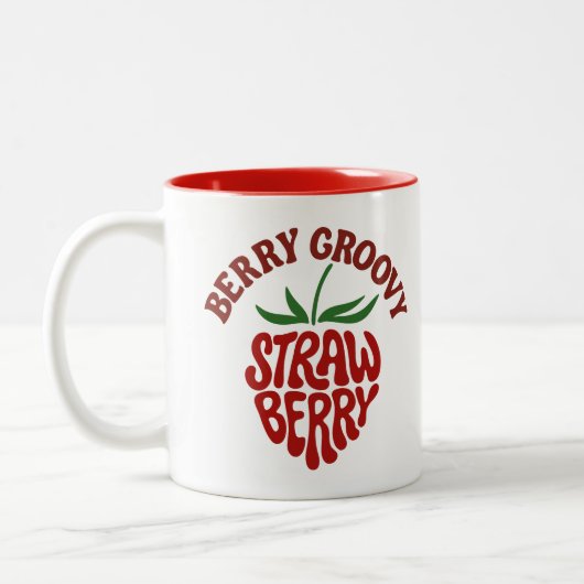 Groovy Strawberry Retro 70s Vibes Tweekleurige Koffiemok (Links)