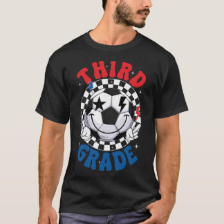 Groovy Teamvoetbal Derde Klas Eerste Dag Van Schoo T-shirt