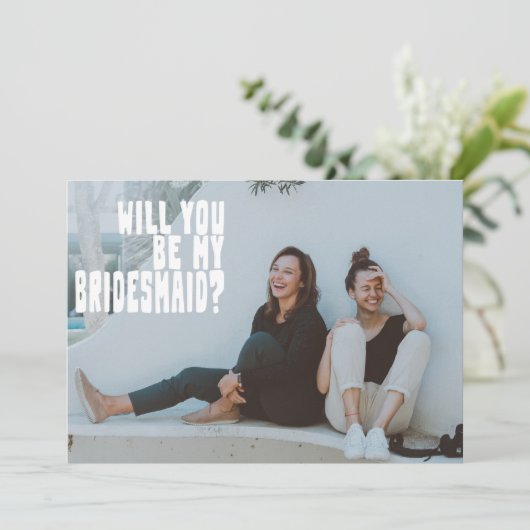 Groovy Text Overlay Bridesmaid Photo proposal Kaar Kaart (Staand voorkant)