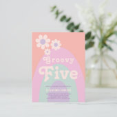 Groovy Vijf Retro Daisy Arch Verjaardagsfeest Uitnodiging Briefkaart (Staand voorkant)