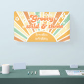 Groovy wild en drie retro zon kinderen verjaardag spandoek (Beurs)