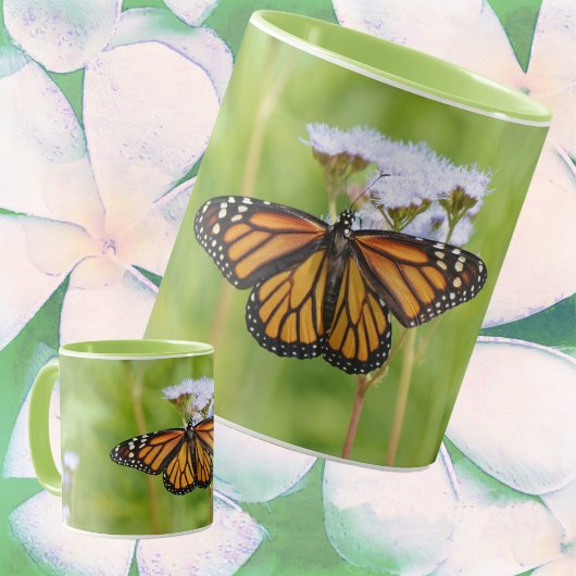 Gros papillon Monarque sur Mug Nature Fleur sauvag