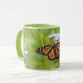 Gros papillon Monarque sur Mug Nature Fleur sauvag (Devant gauche)