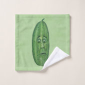 Gros Pickle Vert Avec Visage Surpris sur Fond Vert (Gant de toilette)