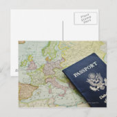 Gros plan du passeport sur la carte européenne (Devant / Derrière)