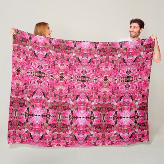 Grosse couverture en polaire Feuilles roses (En situation)