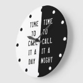 Grosse horloge drôle (Angle)