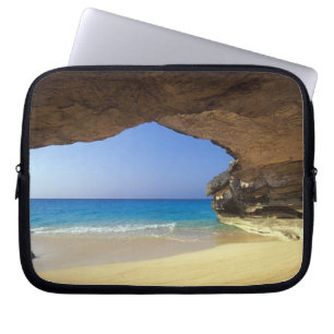 Grot bij French Bay, San Salvador-eiland, Laptop Sleeve