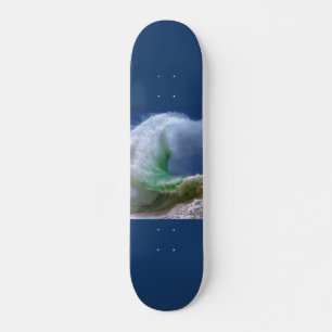 Grote blauwe oceaan golven skateboard